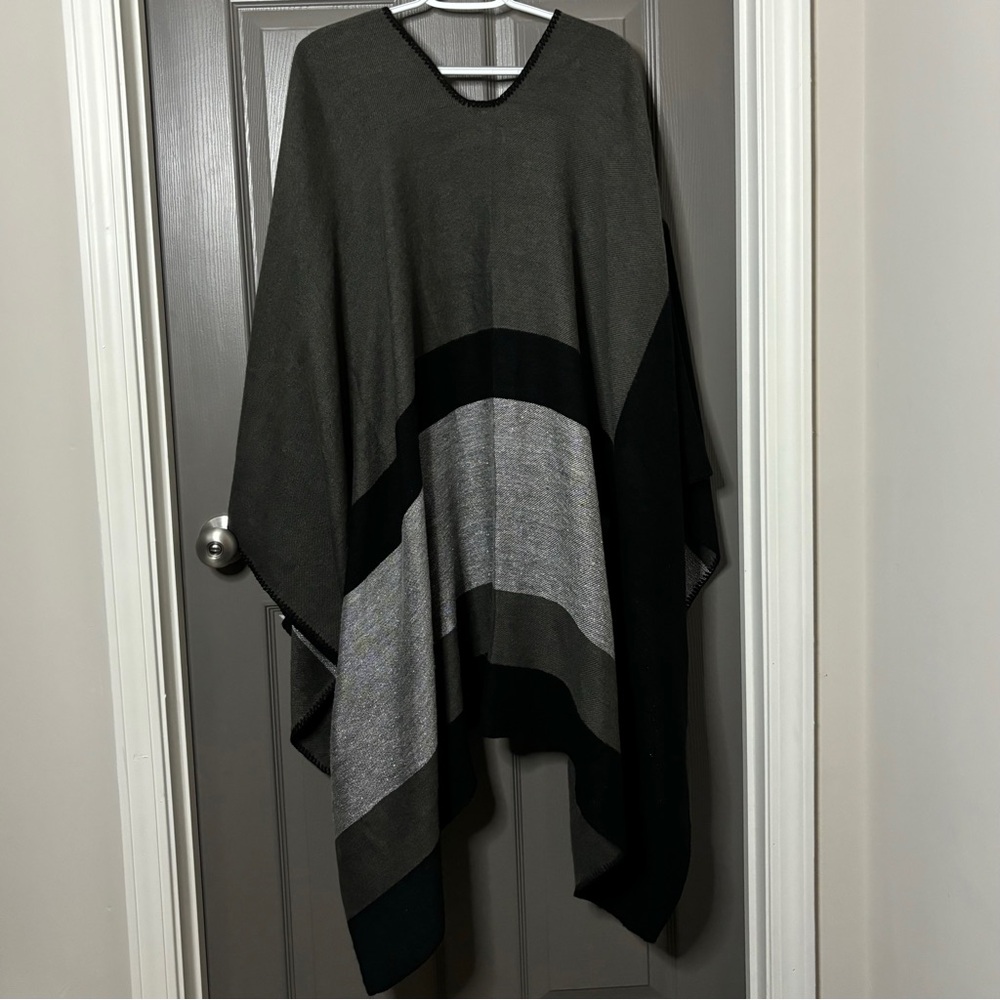 Charlie Paige New Cape / Blanket Wrap Silver, Black, Gray One Size Fits All - Picture 9 of 10